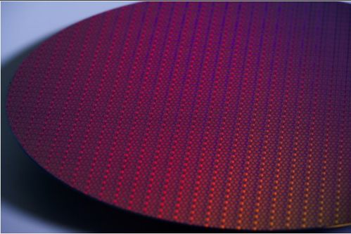 英特爾 最新節點上的產品設計和工藝準備進展順利,已具備更早地過渡到intel 18a的能力